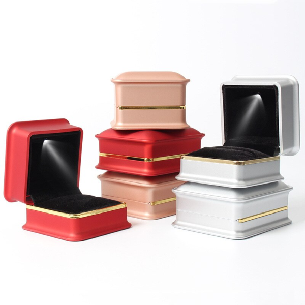 écrin à bague avec lumière